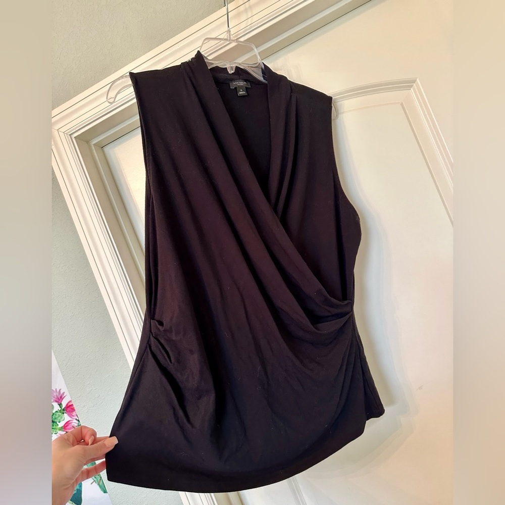 Ann Taylor - Stunning Black Swoop Neck Tank - Brand new condition! - Picture 2 of 4